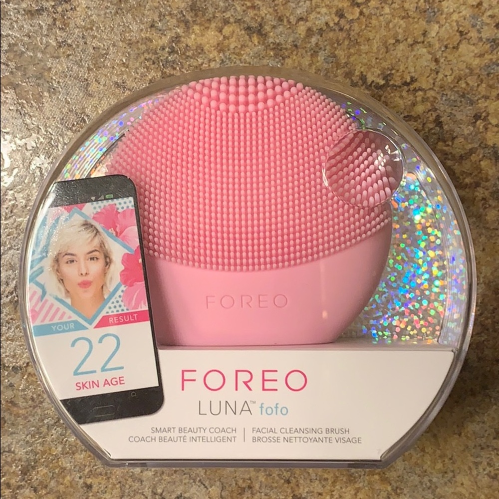 Brand new Foreo Luna Facial Cleansing Brush